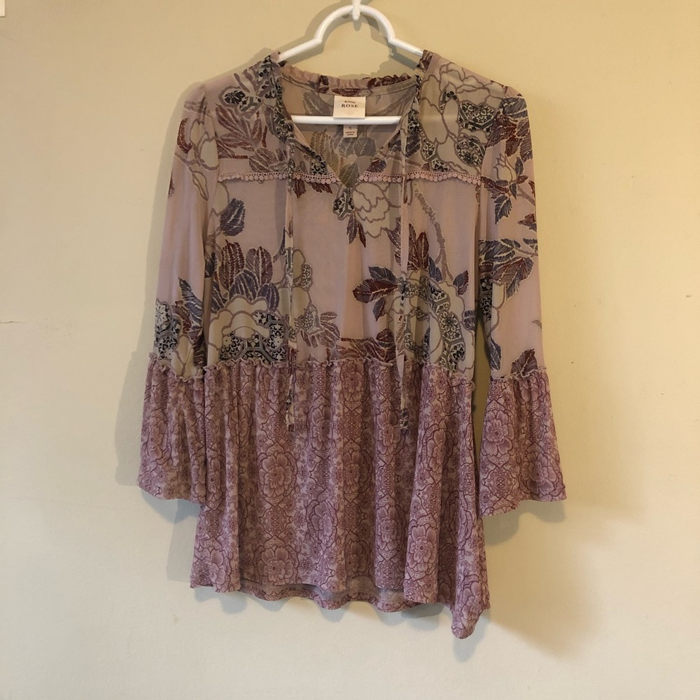 Small Knox rose 🌹 flowy top